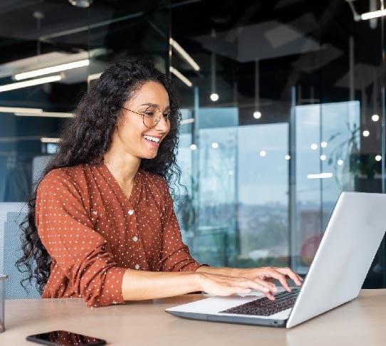 happy-woman-on-computer